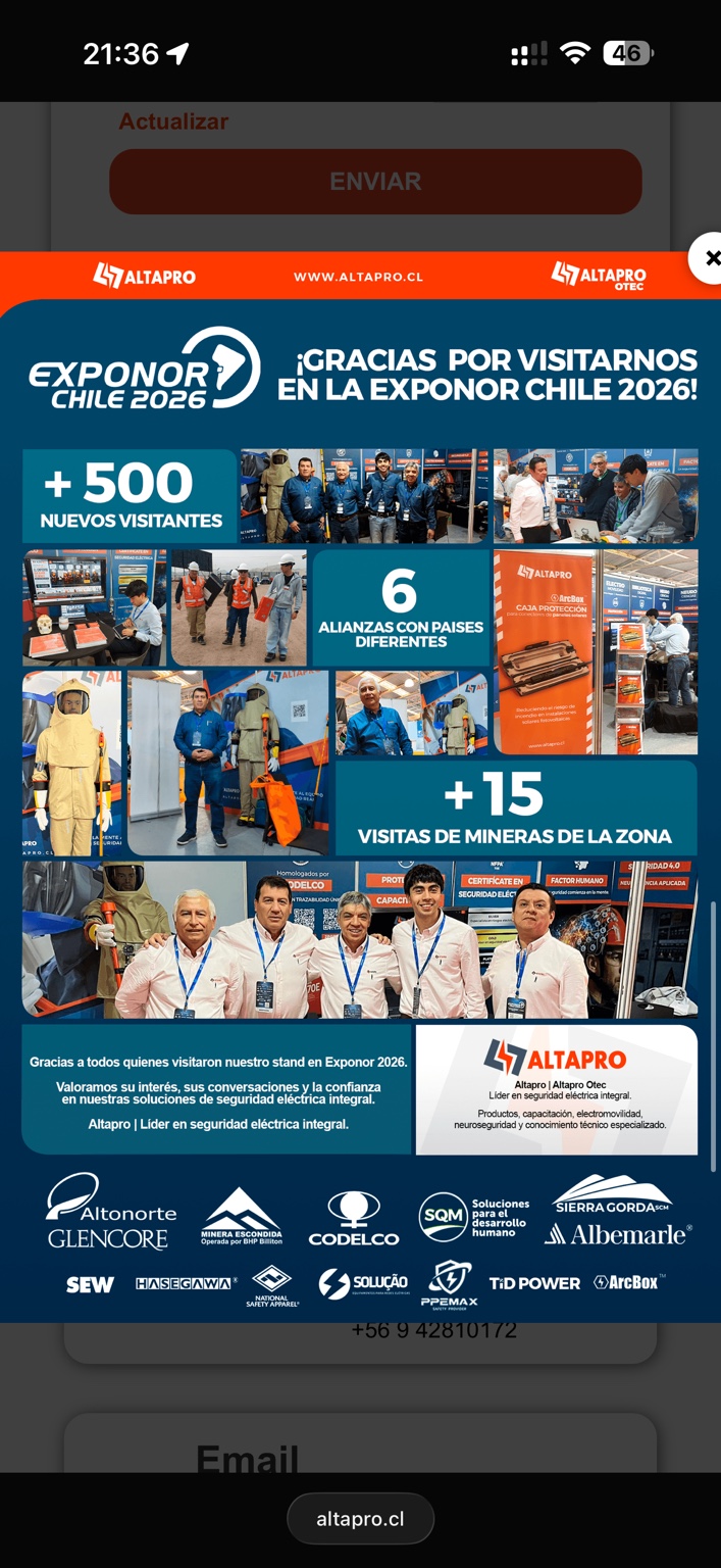 Equipo en el stand de Altapro en Exponor Chile 2026